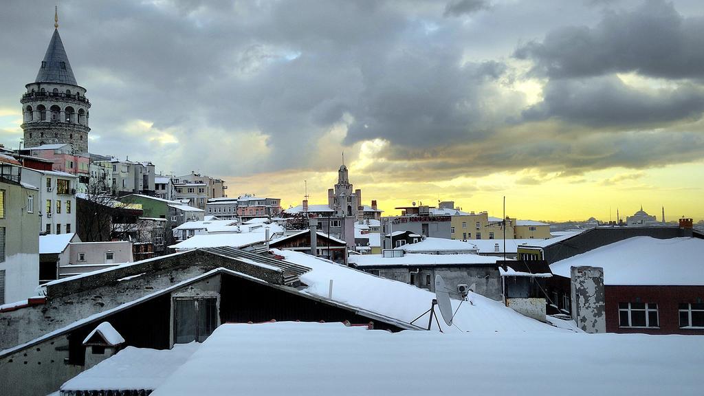 Galata West Hostel Istanbul Bagian luar foto