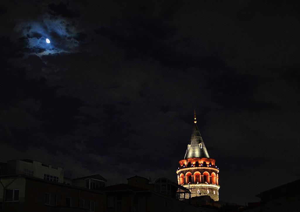 Galata West Hostel Istanbul Bagian luar foto