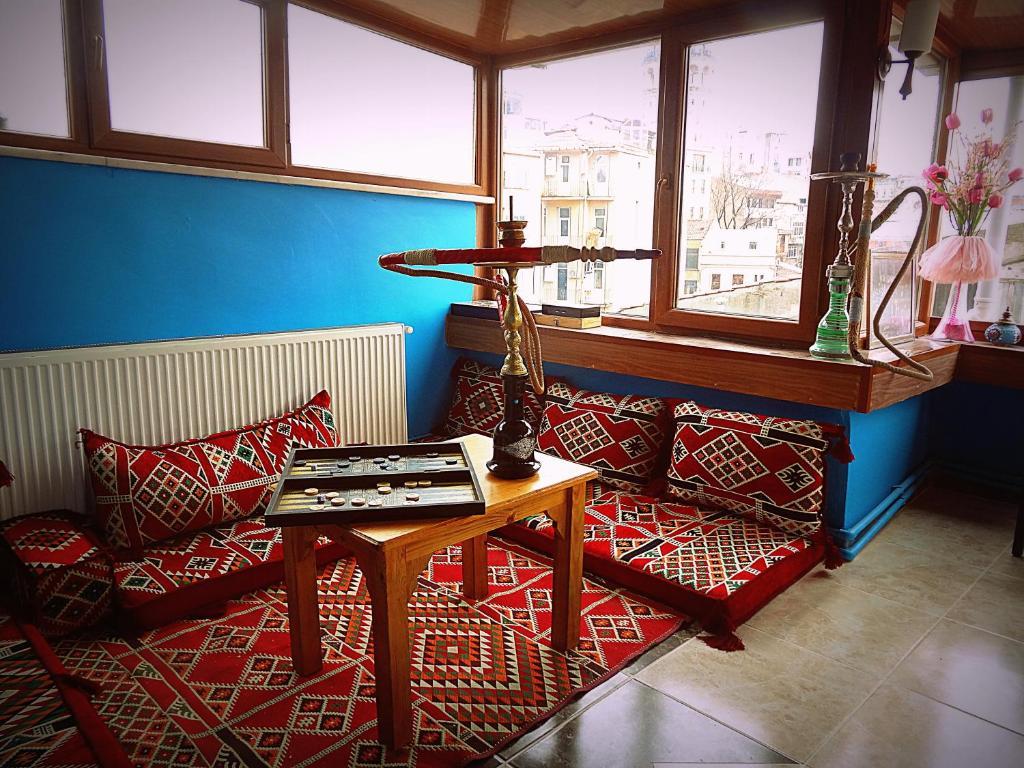 Galata West Hostel Istanbul Bagian luar foto