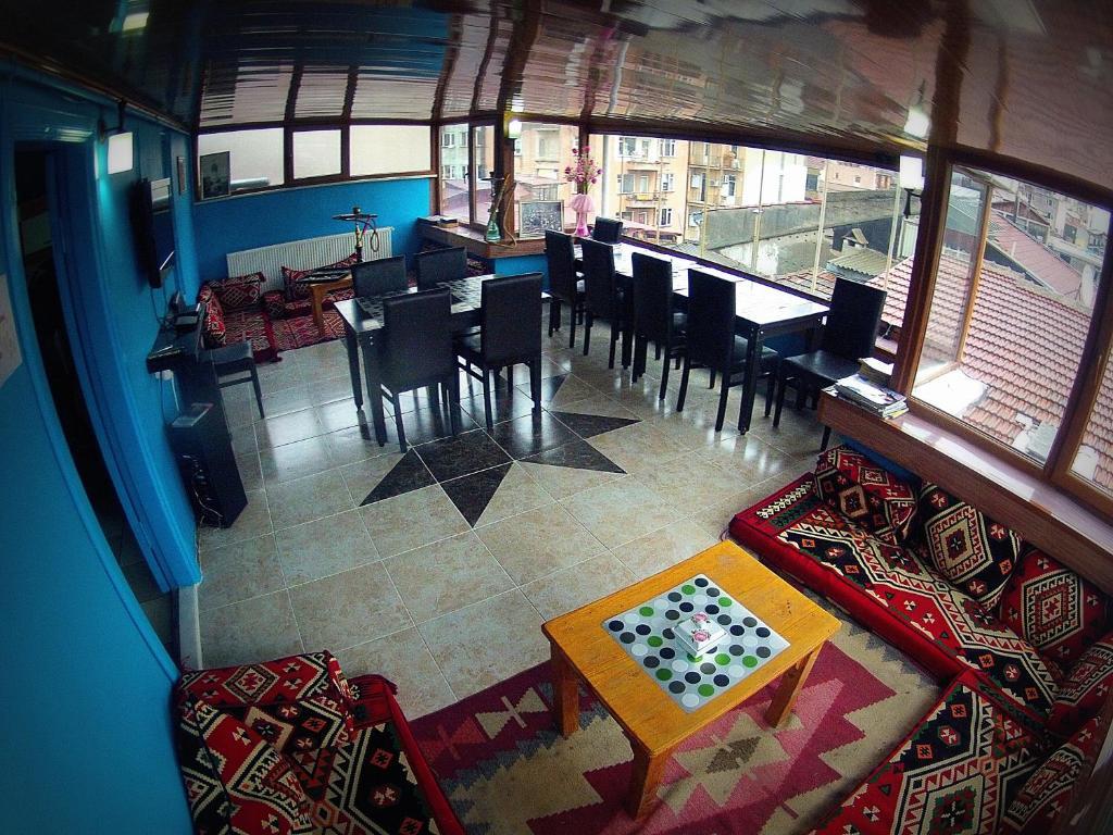 Galata West Hostel Istanbul Bagian luar foto